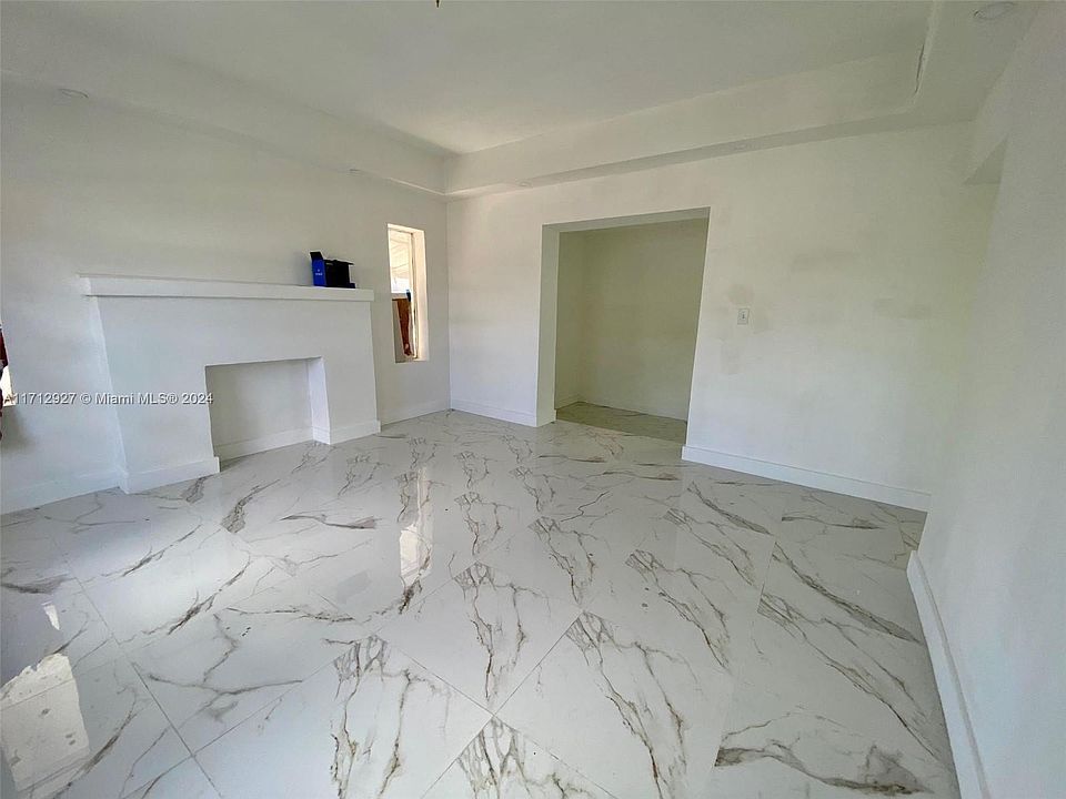 2nd image of 2325 NW 35th St