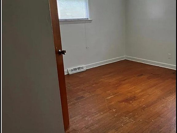 3rd image of 1513 South St