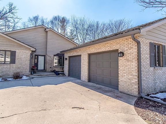 3rd image of 1019 Windsor Dr