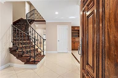 4th image of 27045 Esward Dr