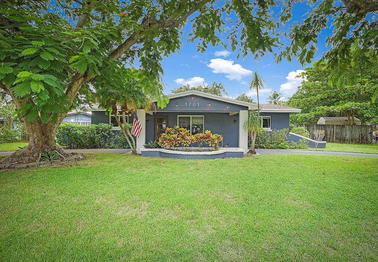 3 bed, 2.0 bath, 1500 sqft, $3,990 — Photo 1