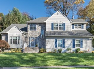 21 Tamarack Dr, Succasunna, NJ 07876