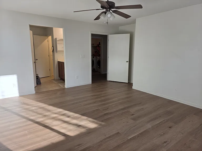 3930 Sophia St — Photo 12