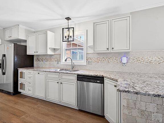 5th image of 5931 S Sharon Dr