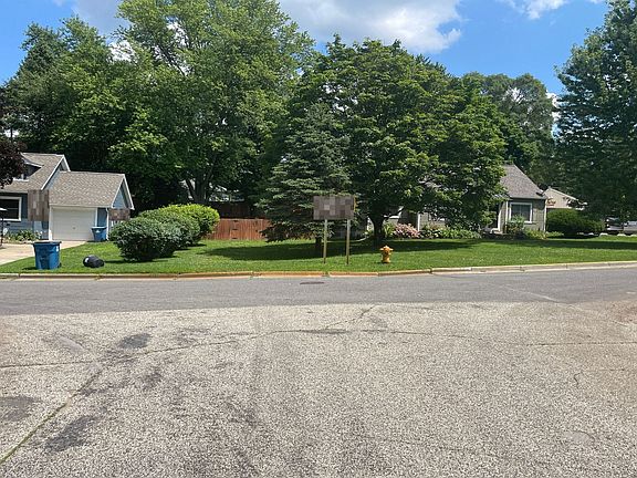 4th image of 718 Andrus St