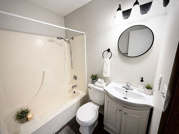 4th image of 616 S 19th St #2