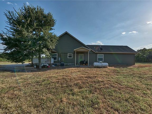 5th image of 622 Longhollow Rd