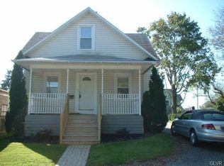 122 Hickory St, Nazareth, PA 18064