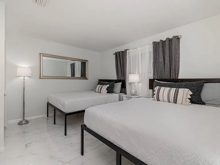 302 Lincoln Ave #10 — Photo 38