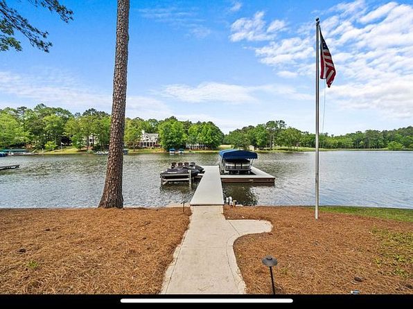 2691 Club Dr