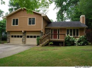 110 Scarlet Dr, Fletcher, NC 28732