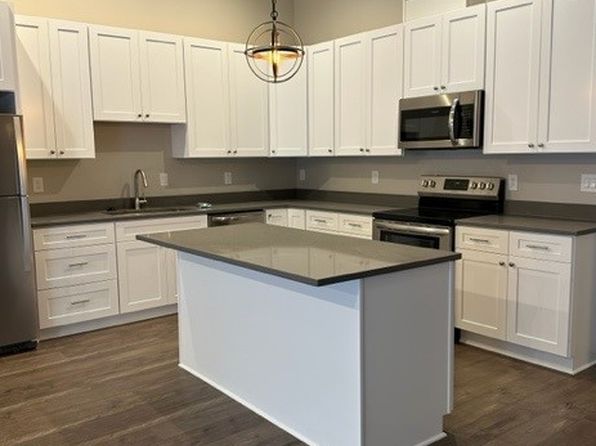 300 NW Santiam Blvd #306