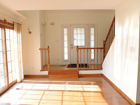 3rd image of 2738 College Hill Cir #282