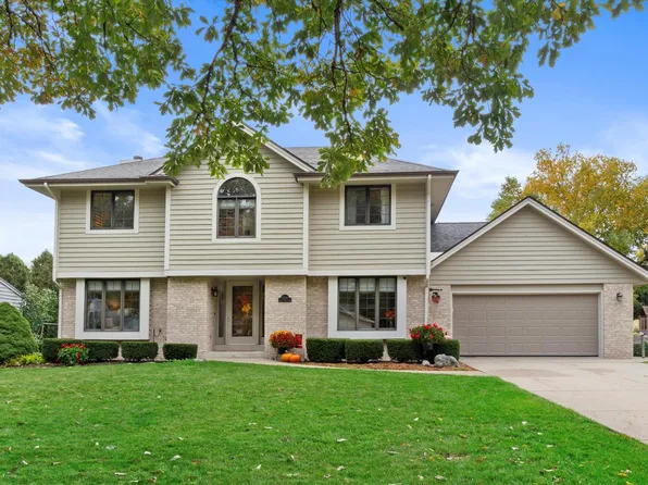 2040 South 103rd COURT, West Allis, WI 53227