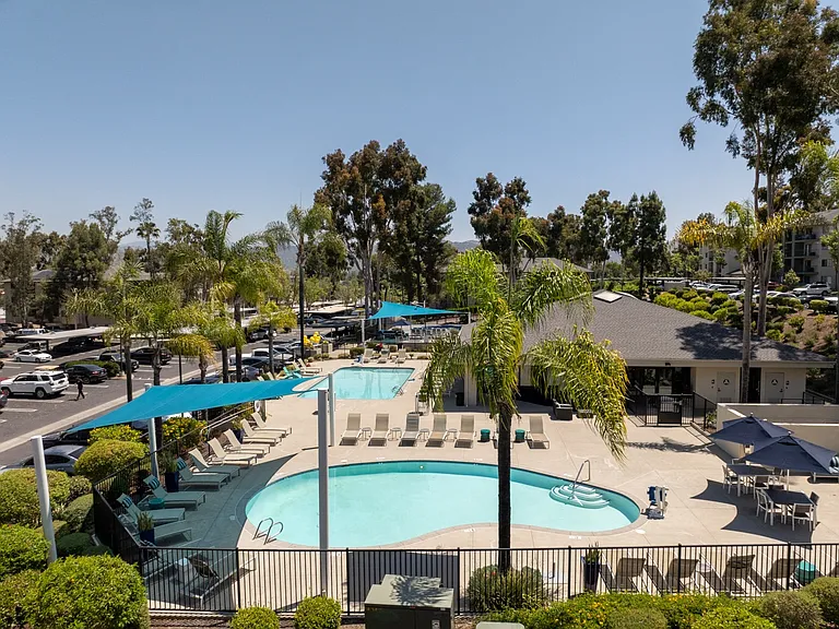 Solana at Grand — Photo 11