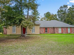 30223 East St, Lacombe, LA 70445