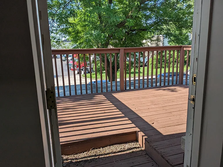 703 E Maple Ave #C — Photo 5