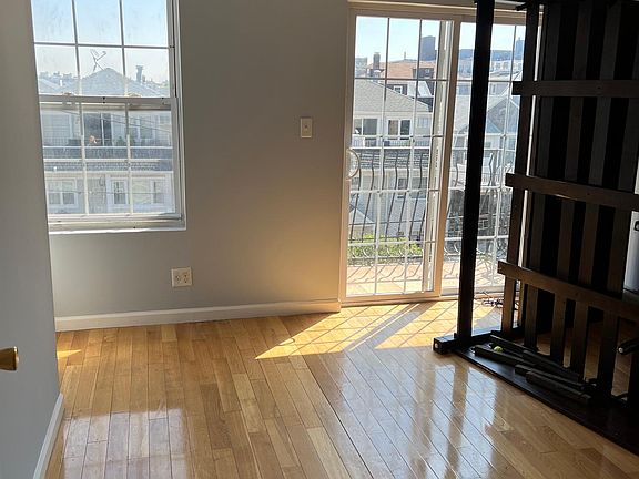 5th image of 169A Beach 96th St