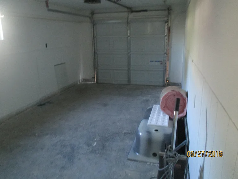 3585 Roswell Dr — Photo 9