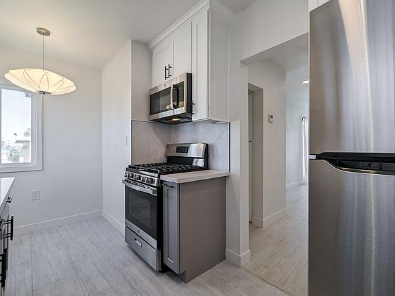 3rd image of 6101 S Hobart Blvd #6101