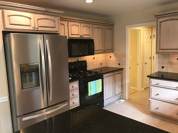 5th image of 4018 Johnson Ferry Dr