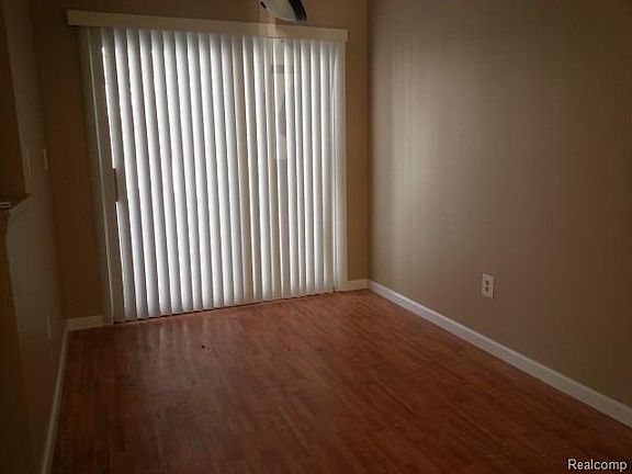 3rd image of 1385 Laurel Valley Dr #1