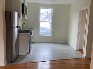 5 Frederick Ct APT 1, Waterbury, CT 06710