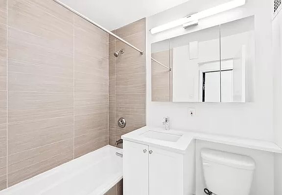 4th image of 245 E 35th St APT 3C