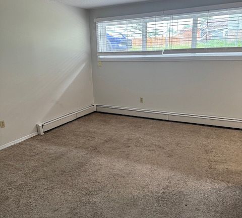 5th image of 10204 106th Ave Unit 104
