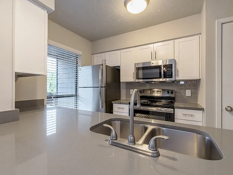 Avondale Parc @ Bellmar — Photo 32