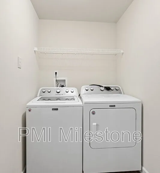 100 Bertelli Ct — Photo 37