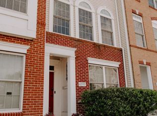 42595 Homefront Ter, Chantilly, VA 20152