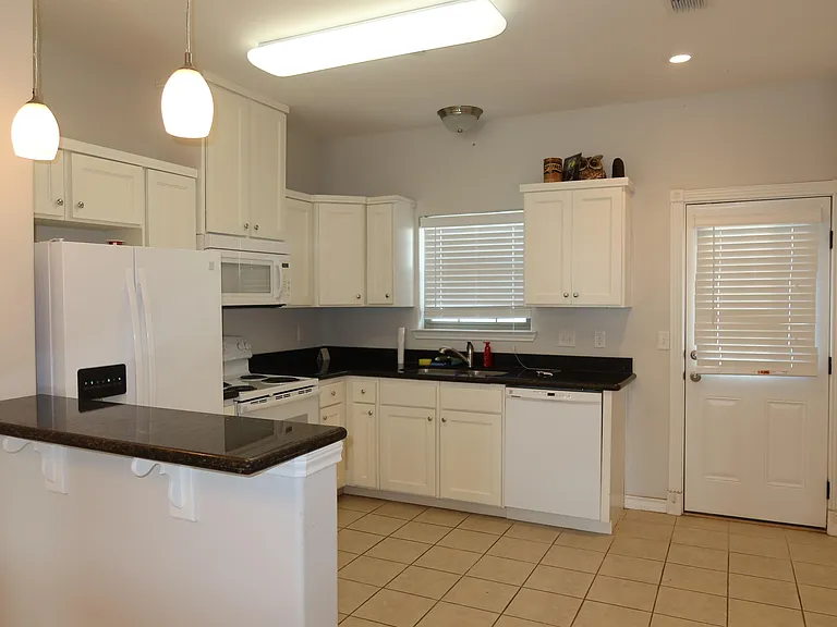 602 Basswood Dr #201 — Photo 4