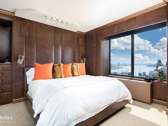 4th image of 418 E 59th St APT 32B