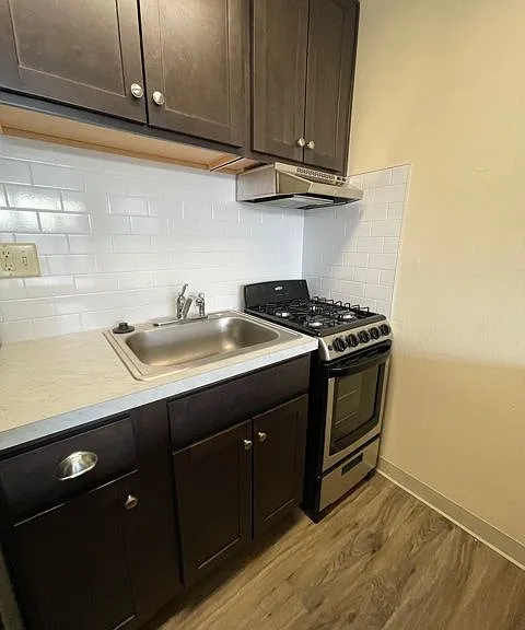 Executive House — Photo 25