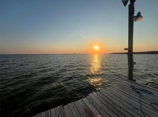 2646 Bay Oaks Harbor Dr, Baytown, TX 77523