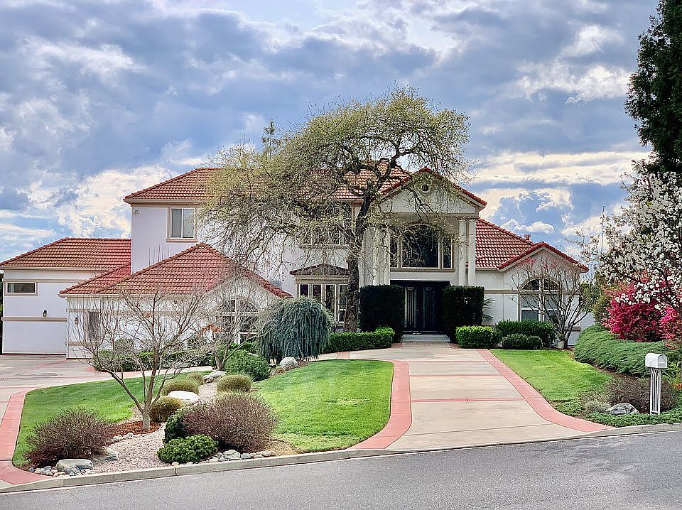 1st image of 11413 Valley Oak Dr