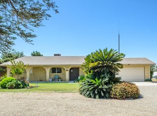 25526 Whitworth Dr N, Madera, CA 93638
