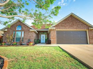 410 Madison Pl, Ponder, TX 76259