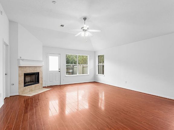 4th image of 4908 Summer Rain Dr