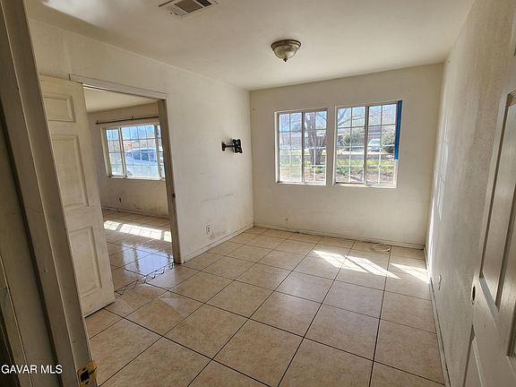 4th image of 10319 E Avenue R8