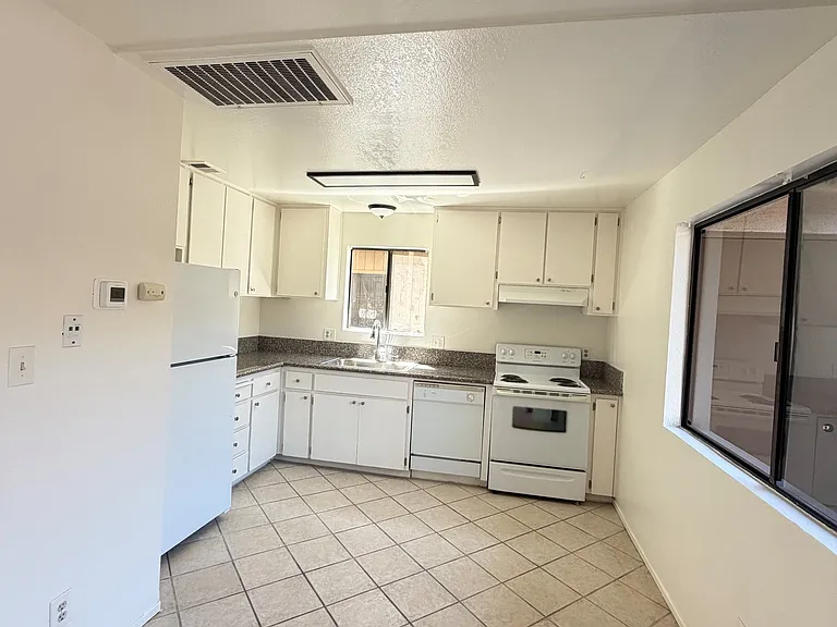 2905 Niagra St #168 — Photo 8