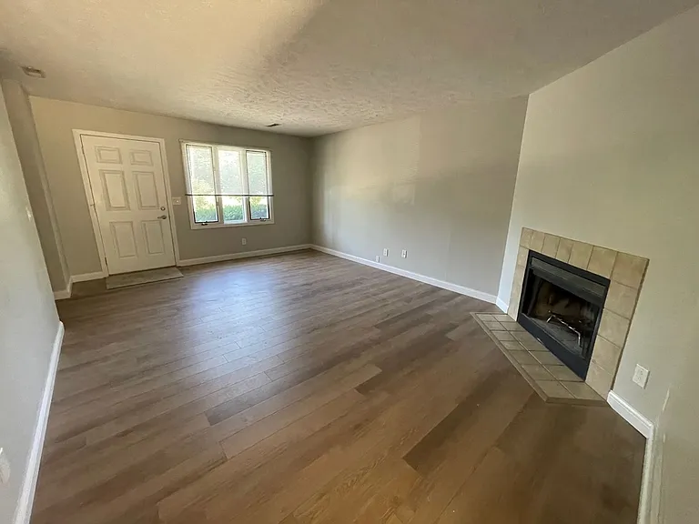 108 Carmae St — Photo 3