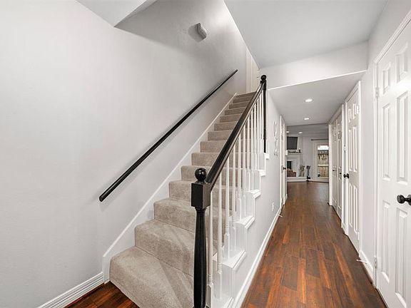 3rd image of 10360 Longmont Dr #49/2