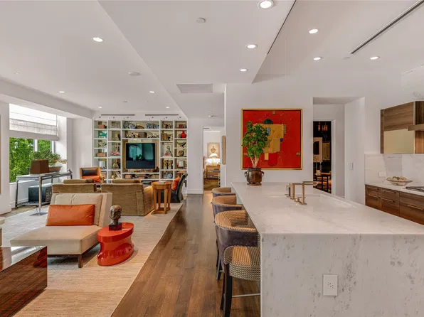 2025 Woodall Rodgers Fwy Unit 32, Dallas, TX 75201