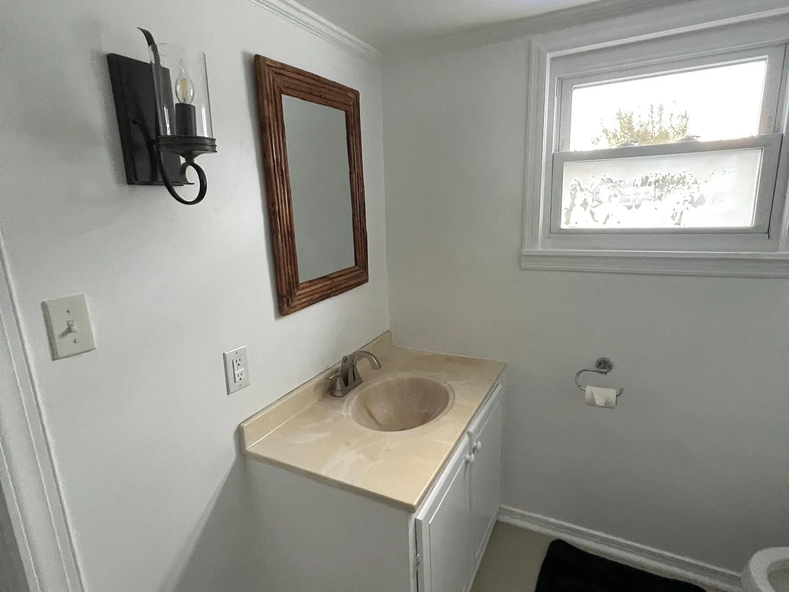 414 Turner St — Photo 4