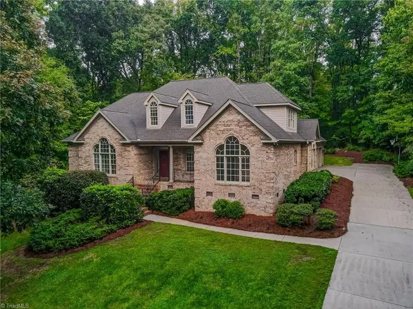 8532 Rosedale Dr, Oak Ridge, NC 27310