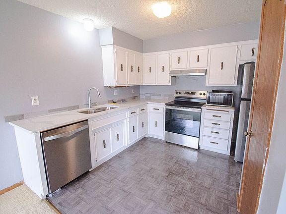 2nd image of 764 Neville Ct SE