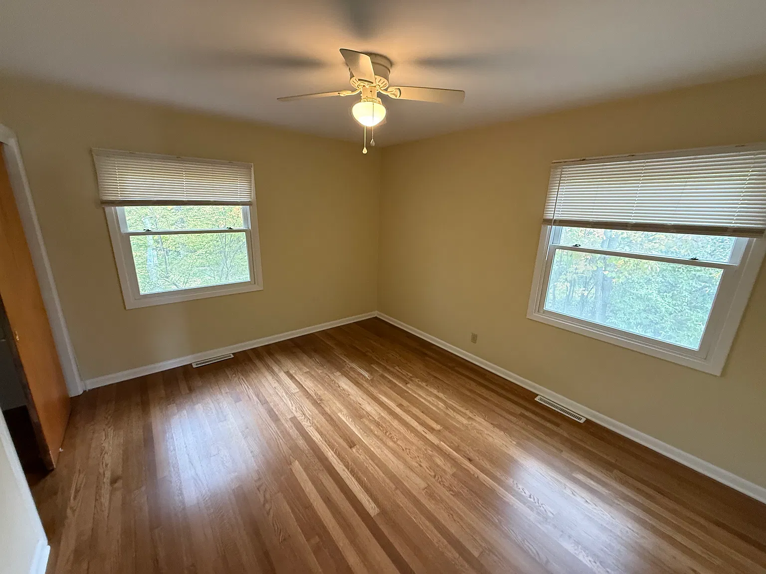 3 bed, 1800 sqft, $1,800 — Photo 2