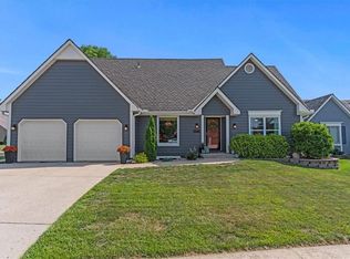 634 NE Saint Andrews Ct, Lees Summit, MO 64064